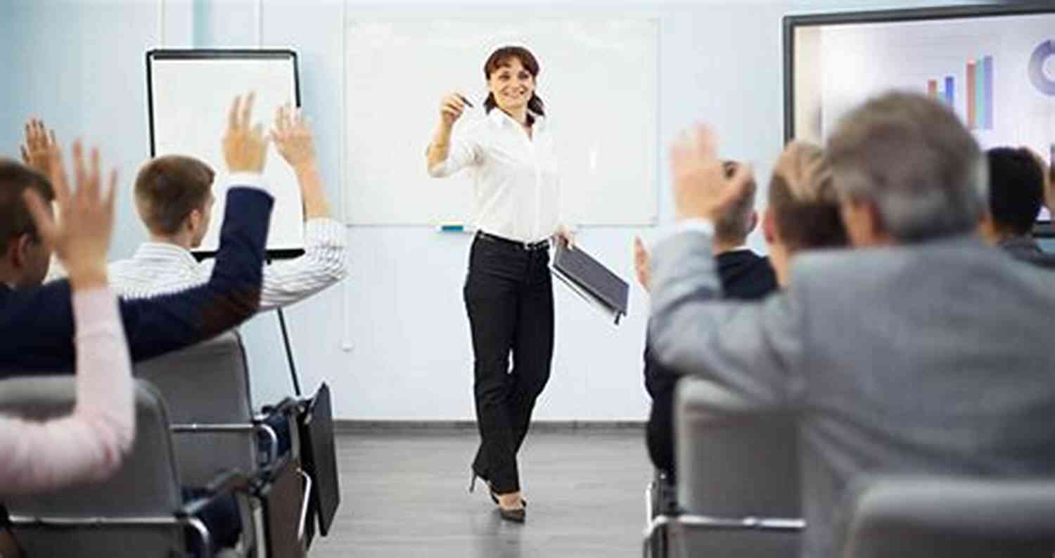 A Person Teaching A Group Of Enthusiastic Individuals How To Use Computer Software The Occasional Computer Software Trainer: An Emergency Check List