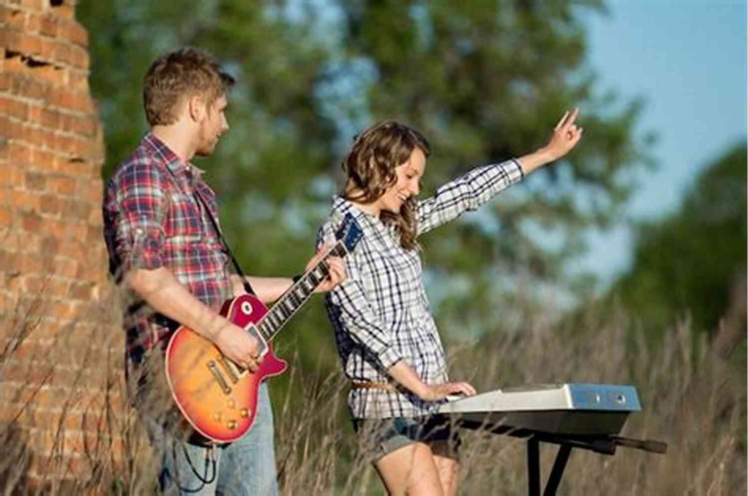 Couple Happily Playing Music Together 101 Romantic Text Messages For Your Girlfriend