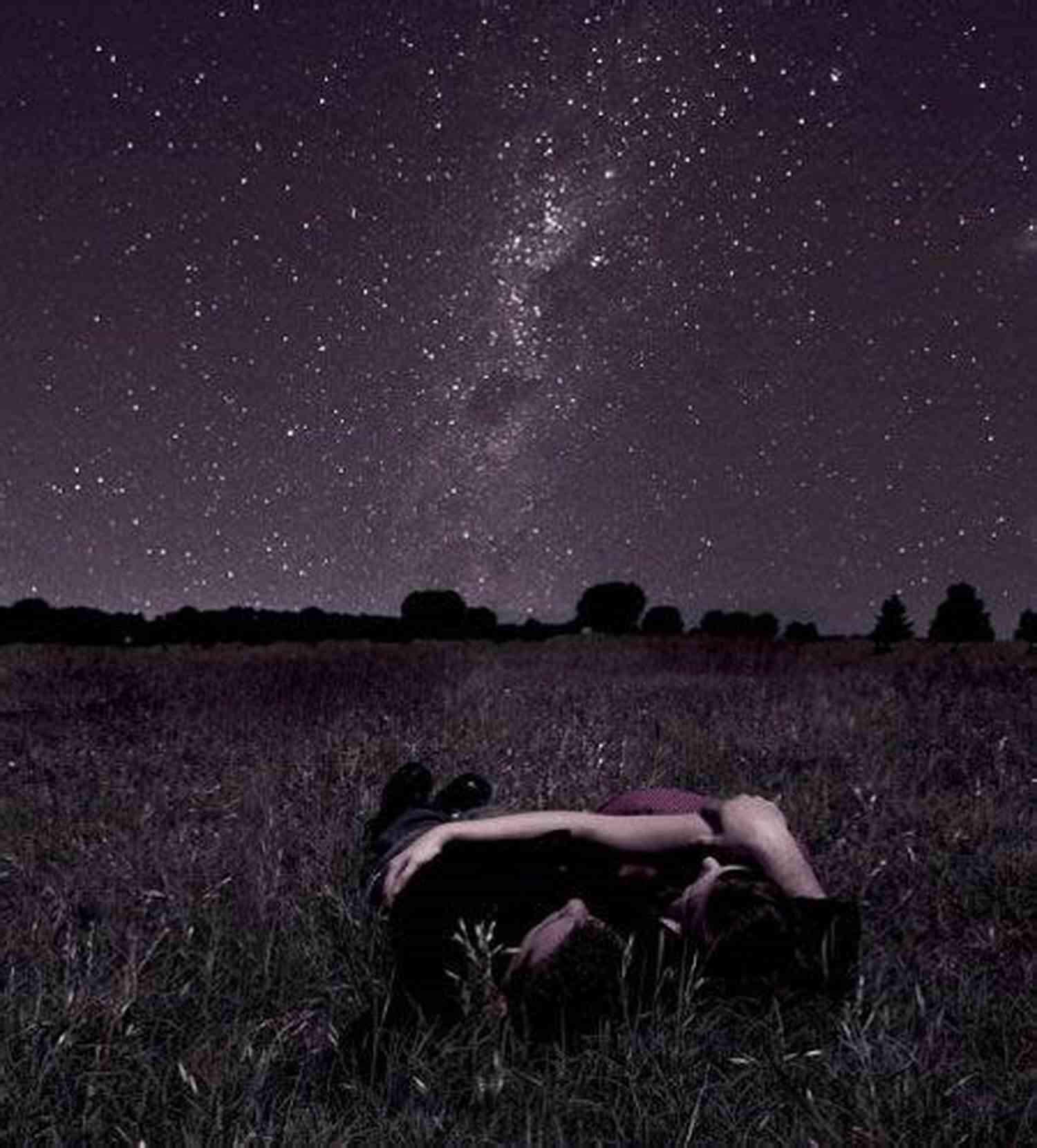 Couple Lying Down And Stargazing 101 Romantic Text Messages For Your Girlfriend