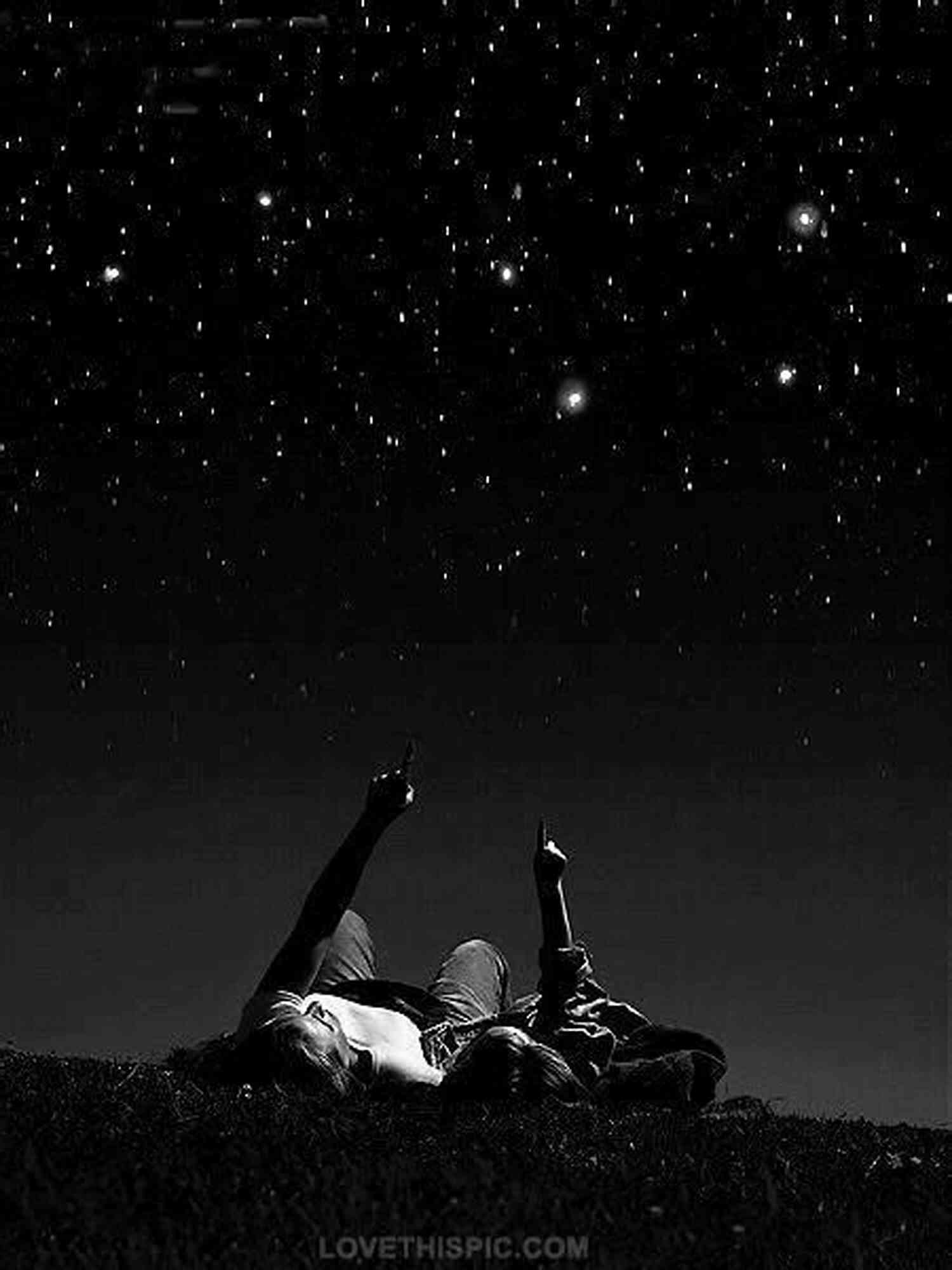 Couple Lying Down And Watching The Stars In Awe 101 Romantic Text Messages For Your Girlfriend