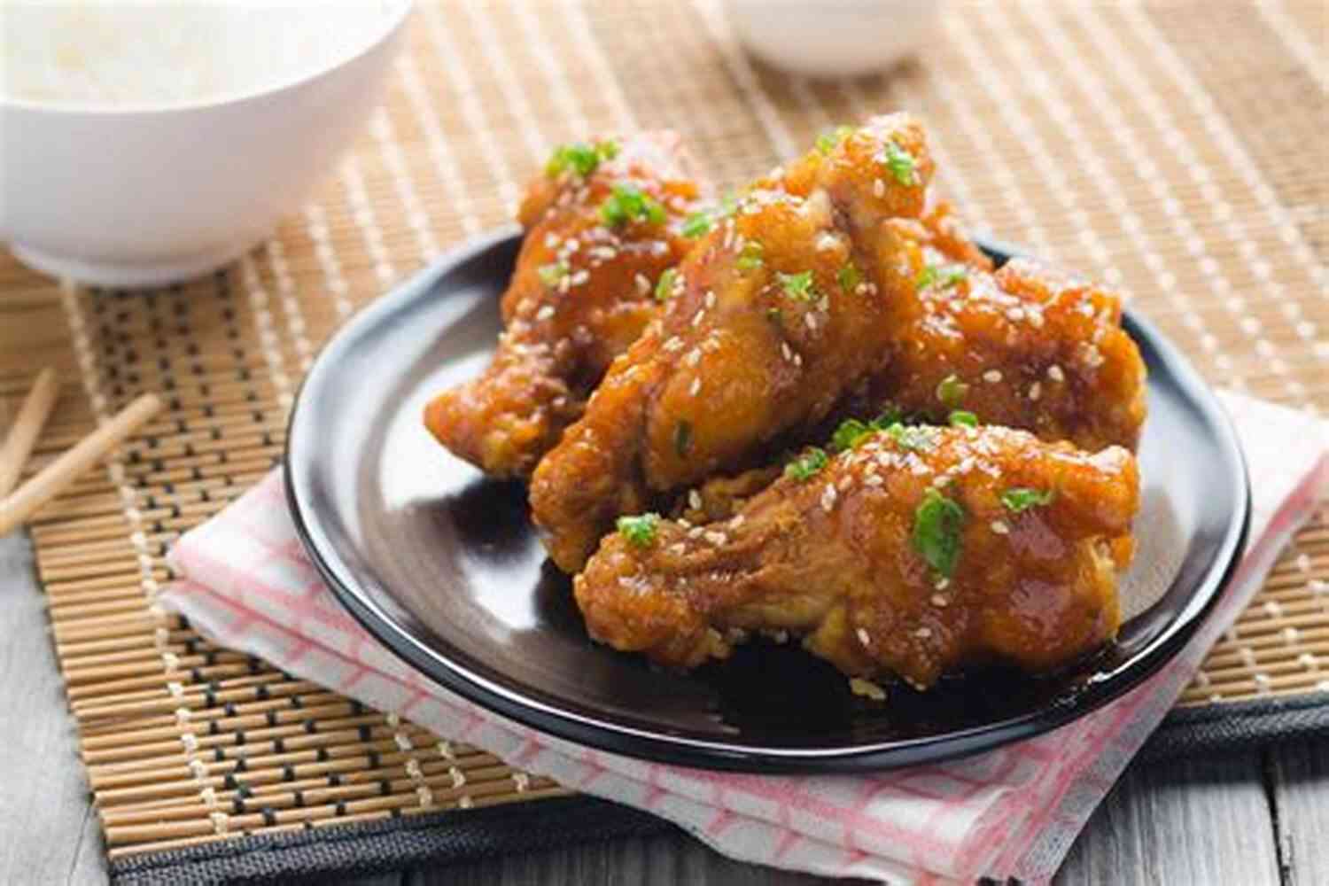 Delicious Crispy Korean Fried Chicken Dish Served With Multiple Sauce Options Korean Foods: 4 Common Flavors Of Korean Fried Chicken