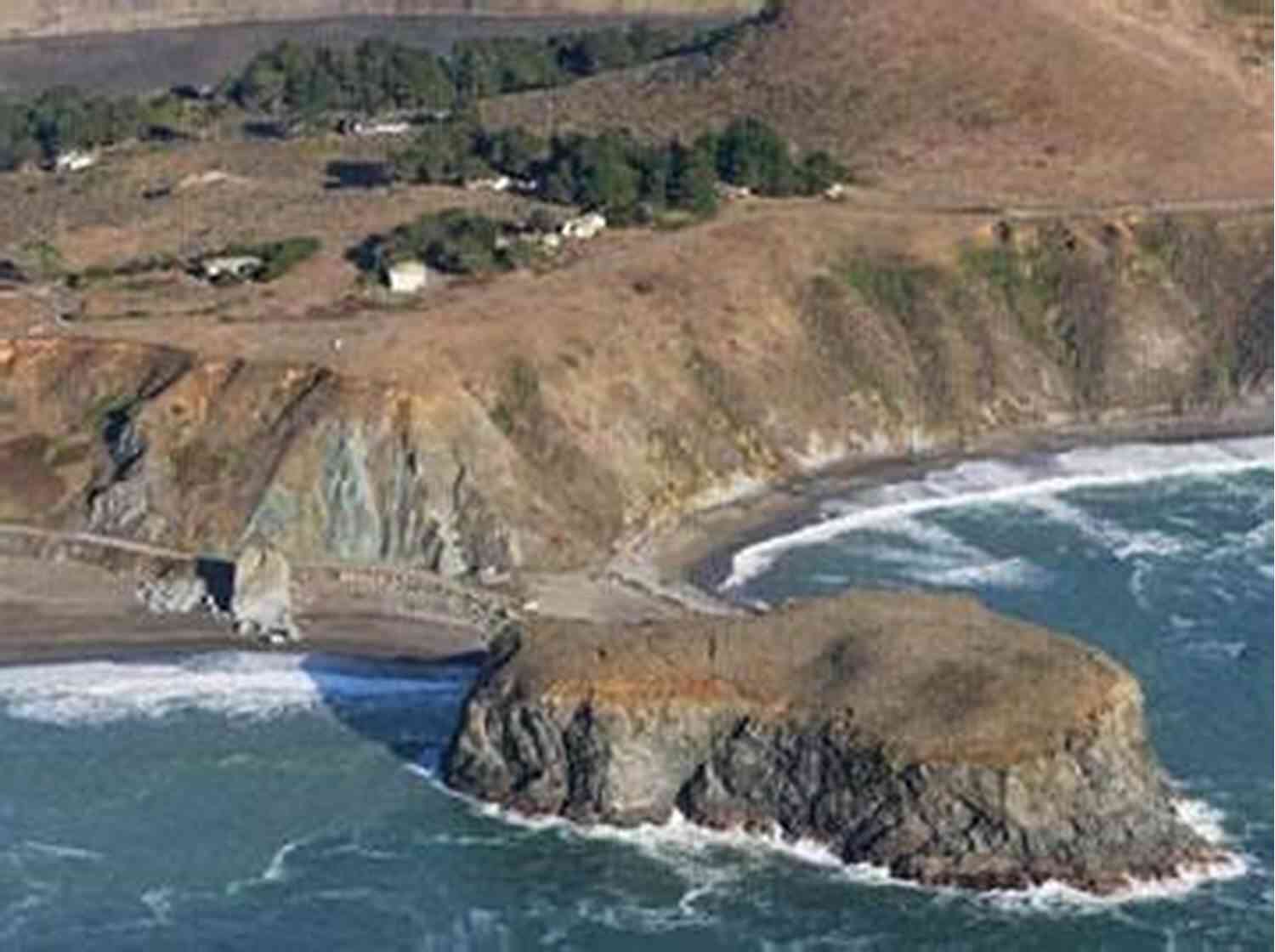 Embark On A Coastal Adventure Along The Pacific Coastline In America A Touch Of America: Four Stories From American History