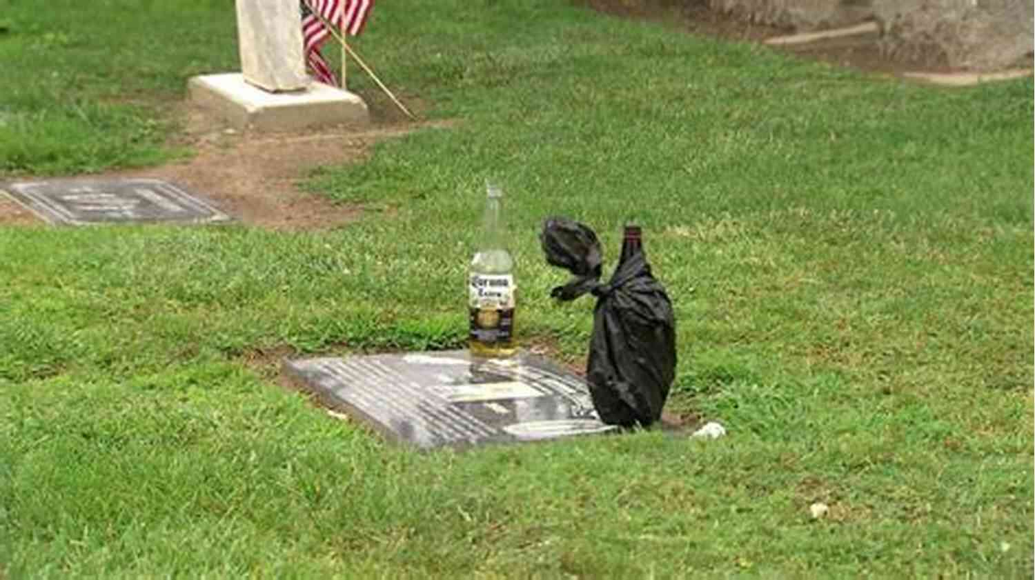Graveyard Where Ana Key Buried Her Victims Revenge: A Serial Killer Horror Short Story (Ana R Key)