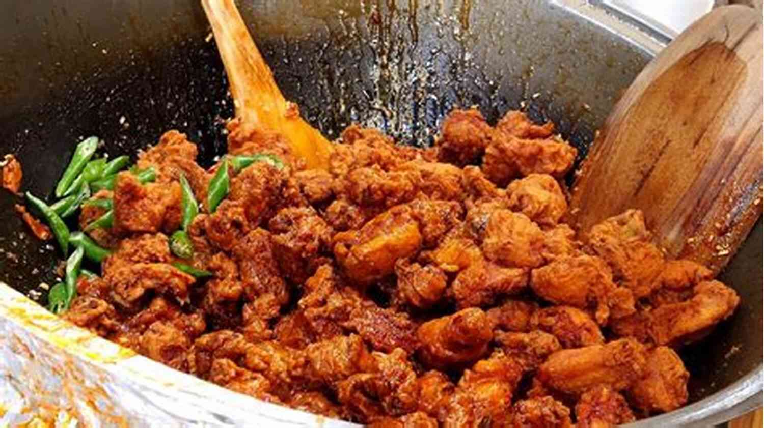 Korean Fried Chicken Seasoned With Garlic And Herbs Korean Foods: 4 Common Flavors Of Korean Fried Chicken