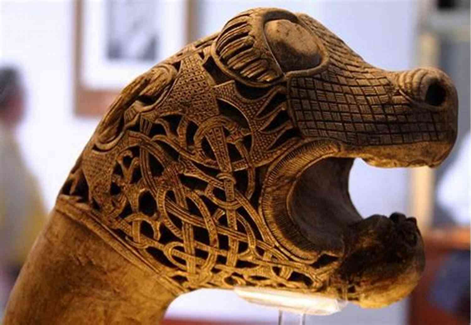 Marveling At The Intricate Viking Carvings In Parlous Vinter: Ing The Viking (Realms Of Parlous : Tales Of Vinterius Tavern Ing The Viking)