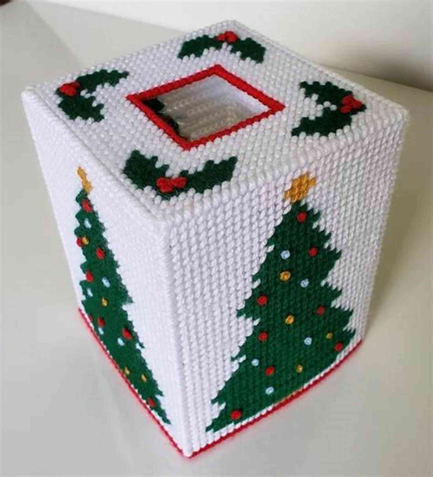Christmas Tree Boutique Tissue Box Cover Christmas Tree Boutique Tissue Box Cover: Plastic Canvas Pattern